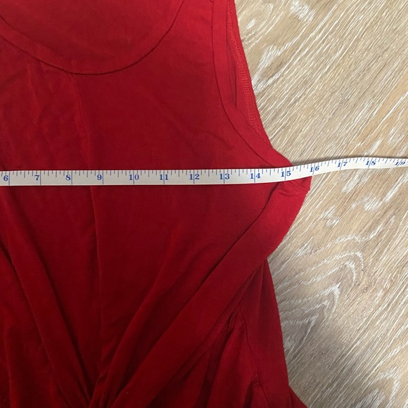 Red twisted front tank - Picture 3 of 4